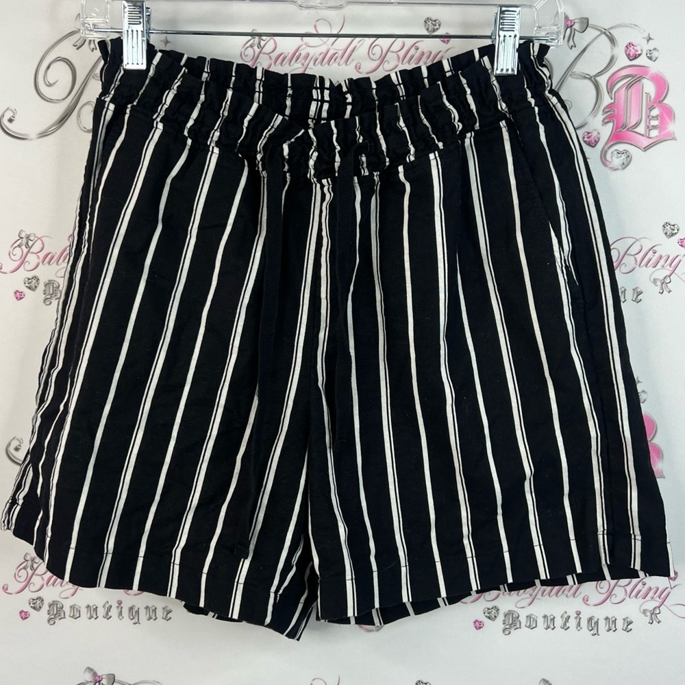 JACHS Girlfriend New York shorts Black White High Waist Striped Shorts pockets